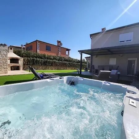 Holiday House Antea With Whirlpool Kaštelir
